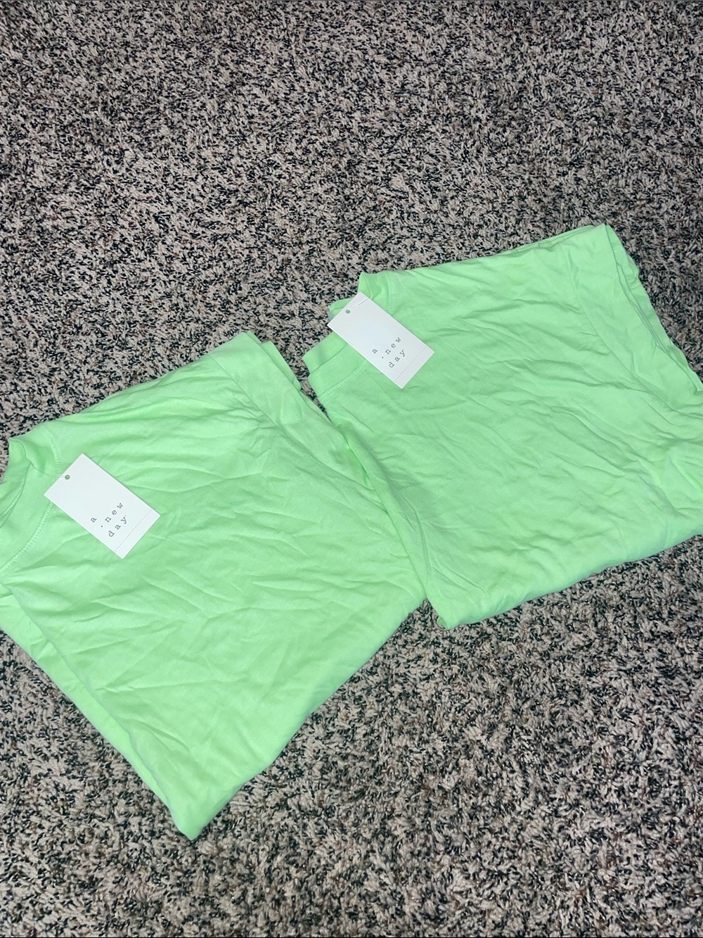 a new day Relaxed Fit Boyfriend Tanks Set of 2 Woman’s L NWT Bright Green